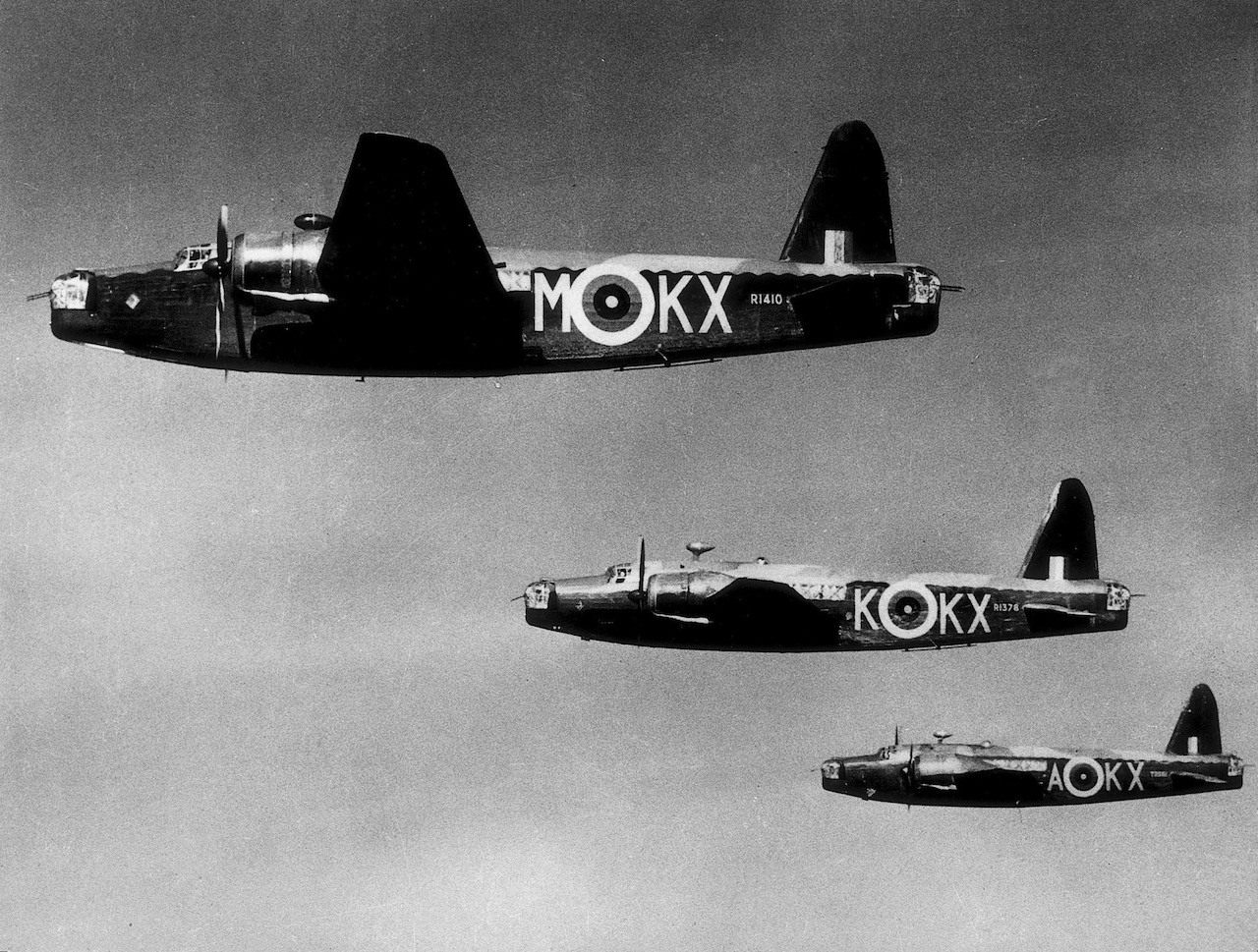 Formace bombardérů Vickers Wellington 311. perutě za letu